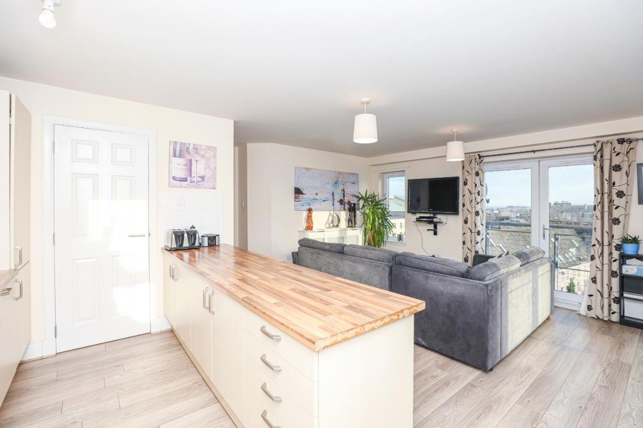 Waterfront Castle View 3 Bed Appartement Édimbourg